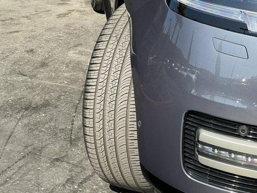 2025 Land Rover Range Rover P550e Autobiography