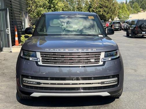 2025 Land Rover Range Rover P550e Autobiography