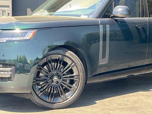 2025 Land Rover Range Rover AUTOBIOGRAPHY