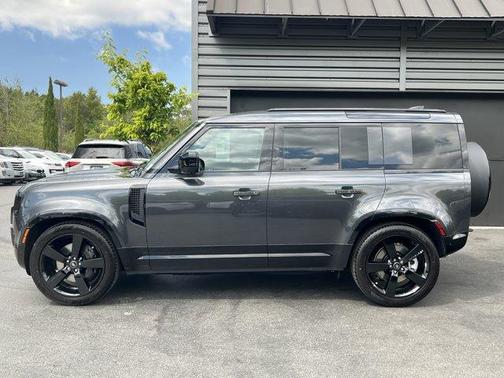 2025 Land Rover Defender P400 X-Dynamic SE