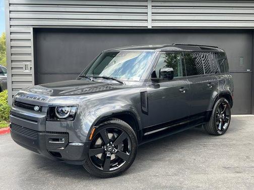 2025 Land Rover Defender P400 X-Dynamic SE