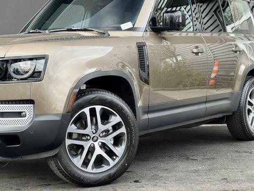 2025 Land Rover Defender P300