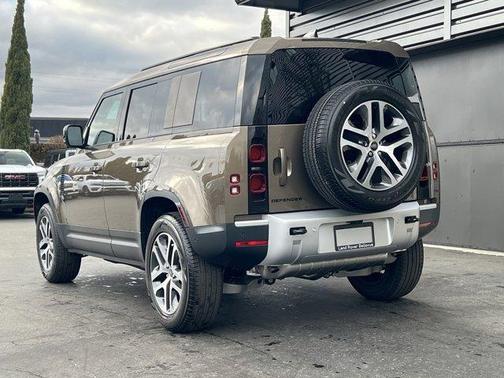 2025 Land Rover Defender P300