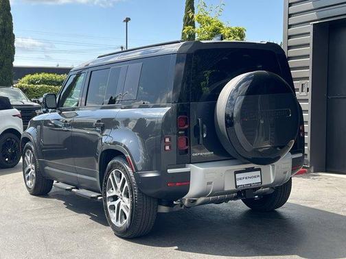 2025 Land Rover Defender P300