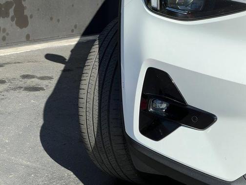 2024 Volvo XC40 Recharge Pure Electric Twin Plus