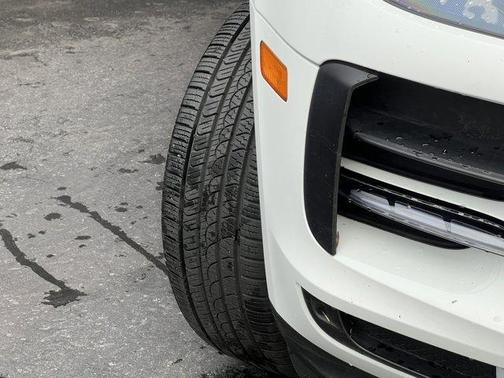 2019 Porsche Macan Base