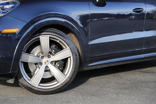 2021 Porsche Cayenne GTS