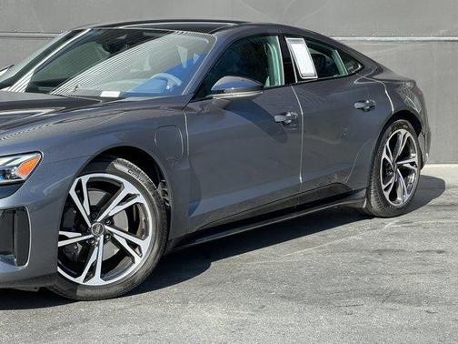 2022 Audi e-tron GT Premium Plus