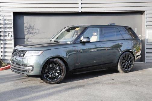 2026 Land Rover Range Rover P550e SE