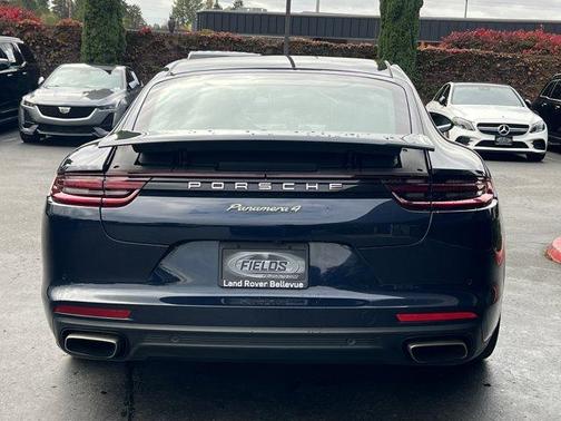 2019 Porsche Panamera 4