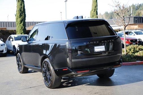 2025 Land Rover Range Rover P400 SE