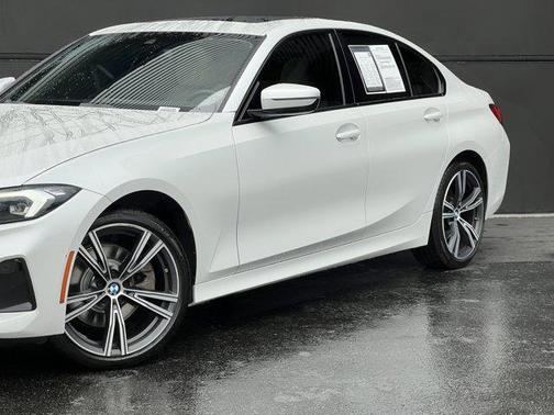 2023 BMW 330 i xDrive