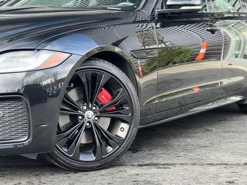 2024 Jaguar XF R-Dynamic SE