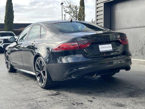 2024 Jaguar XF R-Dynamic SE