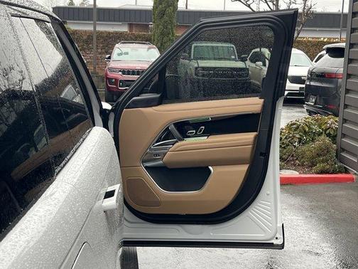 2025 Land Rover Range Rover P530 SE