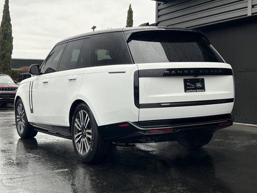 2025 Land Rover Range Rover P530 SE