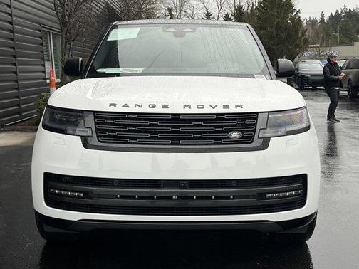 2025 Land Rover Range Rover P530 SE