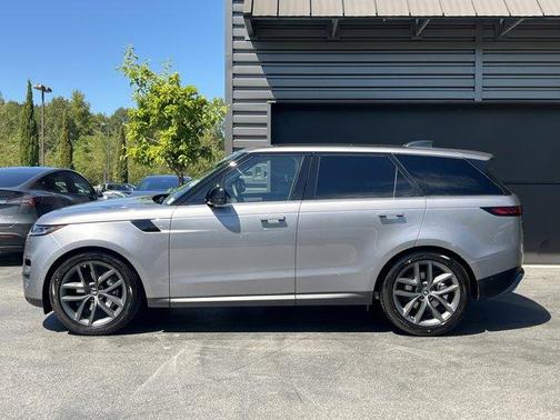 2025 Land Rover Range Rover Sport P360 SE