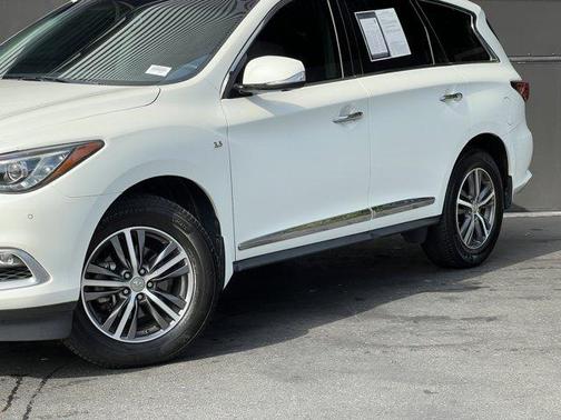 2016 INFINITI QX60 Base
