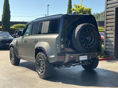 2025 Land Rover Defender