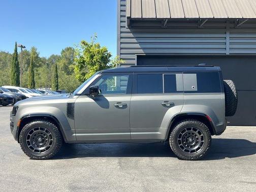 2025 Land Rover Defender