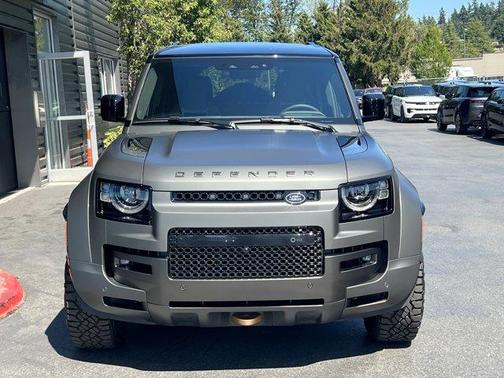 2025 Land Rover Defender