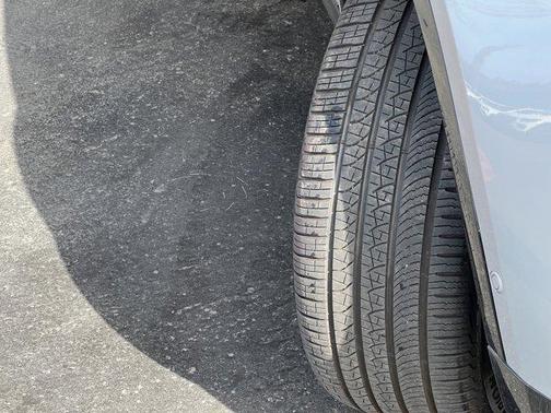 2024 Land Rover Discovery P300 Dynamic SE