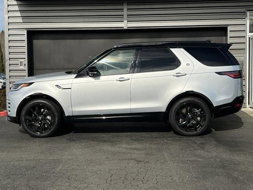 2024 Land Rover Discovery P300 Dynamic SE