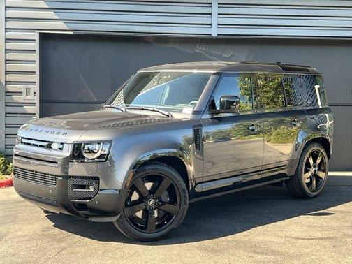2025 Land Rover Defender P400 X-Dynamic SE