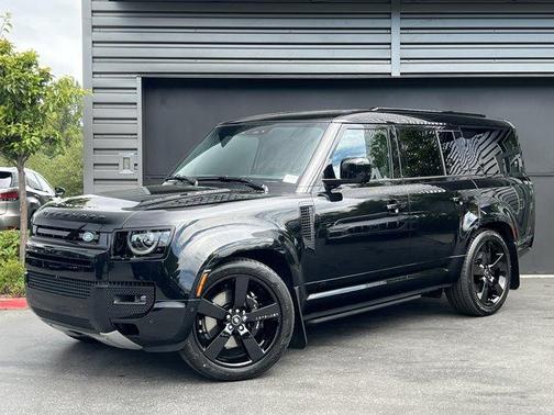 2025 Land Rover Defender P500 V8