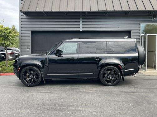2025 Land Rover Defender P500 V8