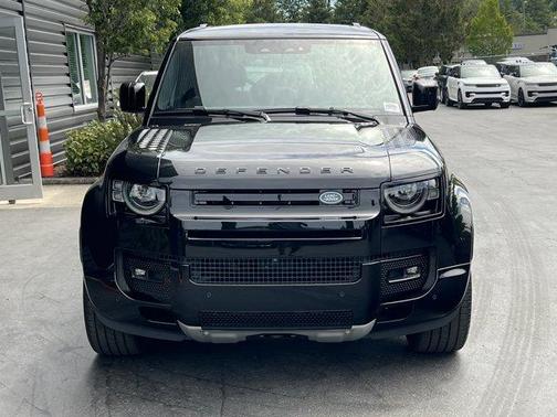 2025 Land Rover Defender P500 V8