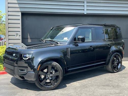 2025 Land Rover Defender P400 X-Dynamic SE