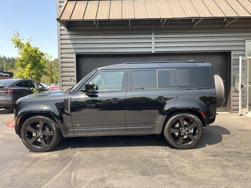 2025 Land Rover Defender P400 X-Dynamic SE