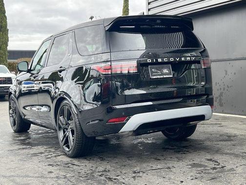 2025 Land Rover Discovery P360 Metropolitan Edition
