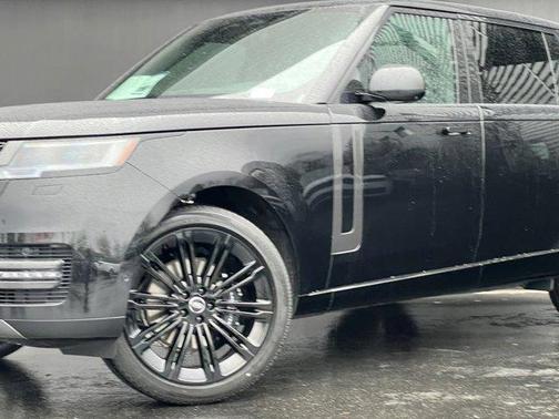 2025 Land Rover Range Rover P400 SE 7 Seat