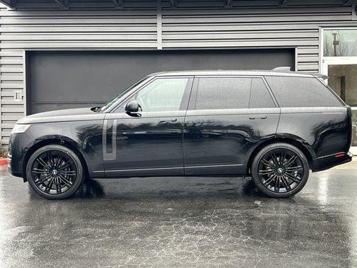 2025 Land Rover Range Rover P400 SE 7 Seat