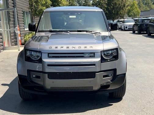 2024 Land Rover Defender P400 Outbound