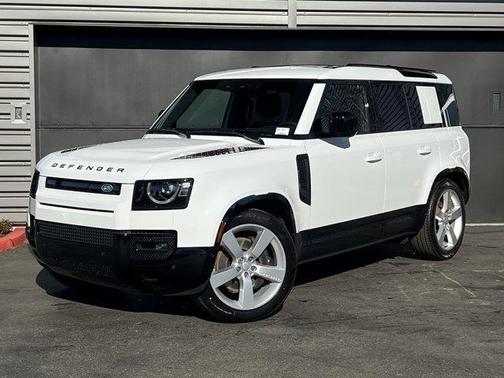 2025 Land Rover Defender P400 X-Dynamic SE