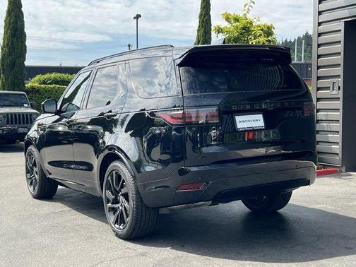 2025 Land Rover Discovery P300 Dynamic SE