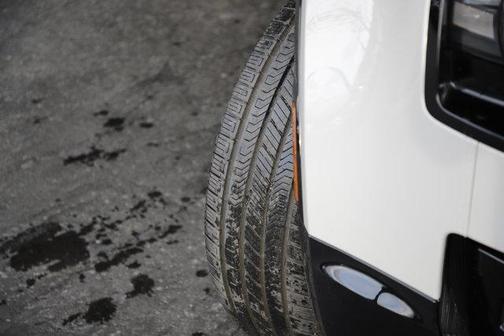 2026 Land Rover Defender P400 X-Dynamic SE