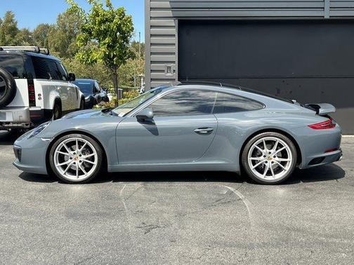 2017 Porsche 911 Carrera