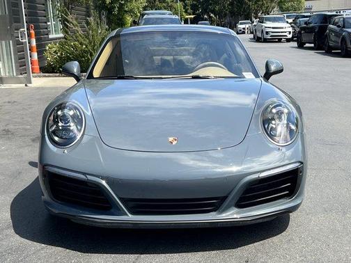 2017 Porsche 911 Carrera