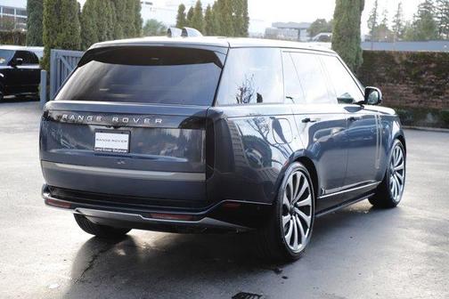 2026 Land Rover Range Rover P530 SE