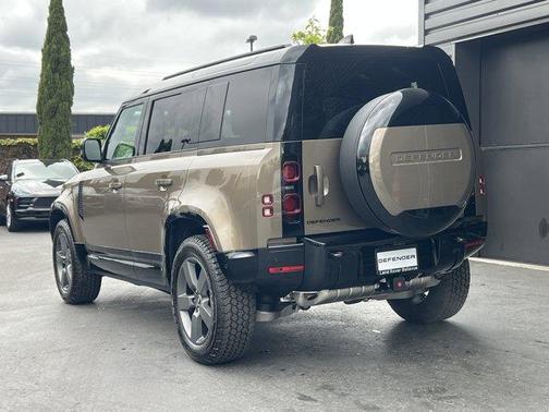 2025 Land Rover Defender P400 X-Dynamic SE