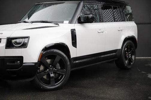 2026 Land Rover Defender 110 X-Dynamic SE