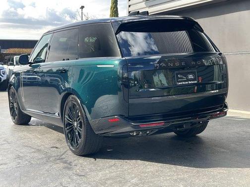 2025 Land Rover Range Rover P530 SE 7 Seat