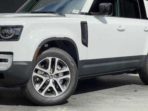 2025 Land Rover Defender P400 S