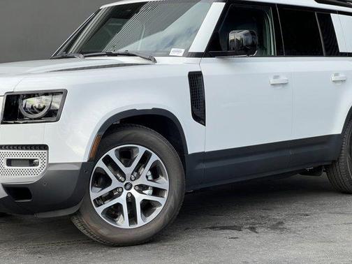 2025 Land Rover Defender P300