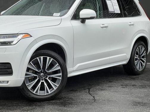 2021 Volvo XC90 T6 Momentum 7 Passenger